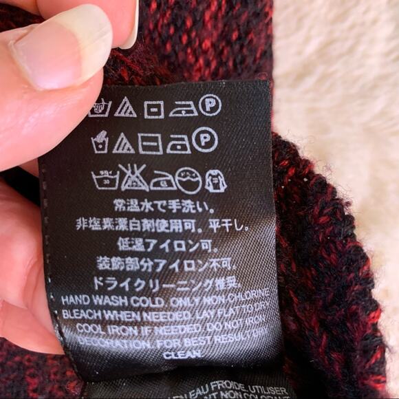 Guess red black marled cutout sleeve wool blend sweater size Medium - Picture 13 of 14